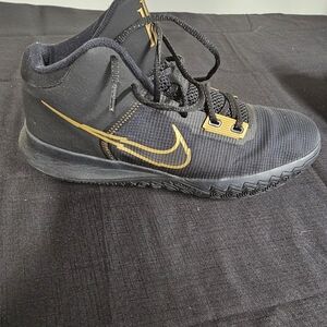 Nike Kyrie Flaptrap 4